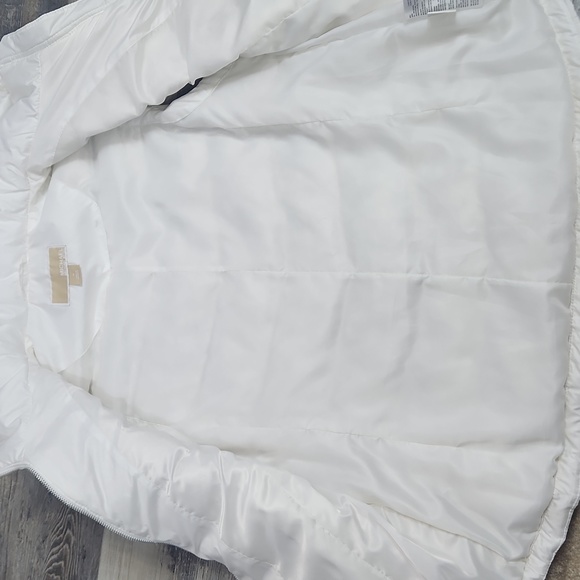 Michael Kors Down Puffer Vest - Picture 12 of 12